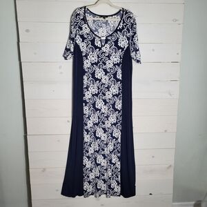 Women's Plus Size Maxi Dress Textured Floral Slimming Side Panel Colorblocking.